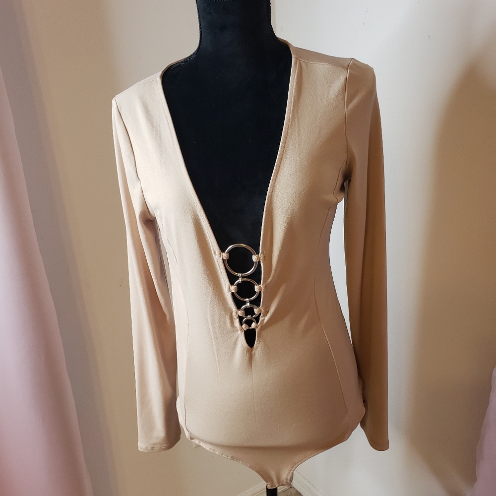 Forever 21 plunging o-ring Bodysuit - Picture 3 of 8